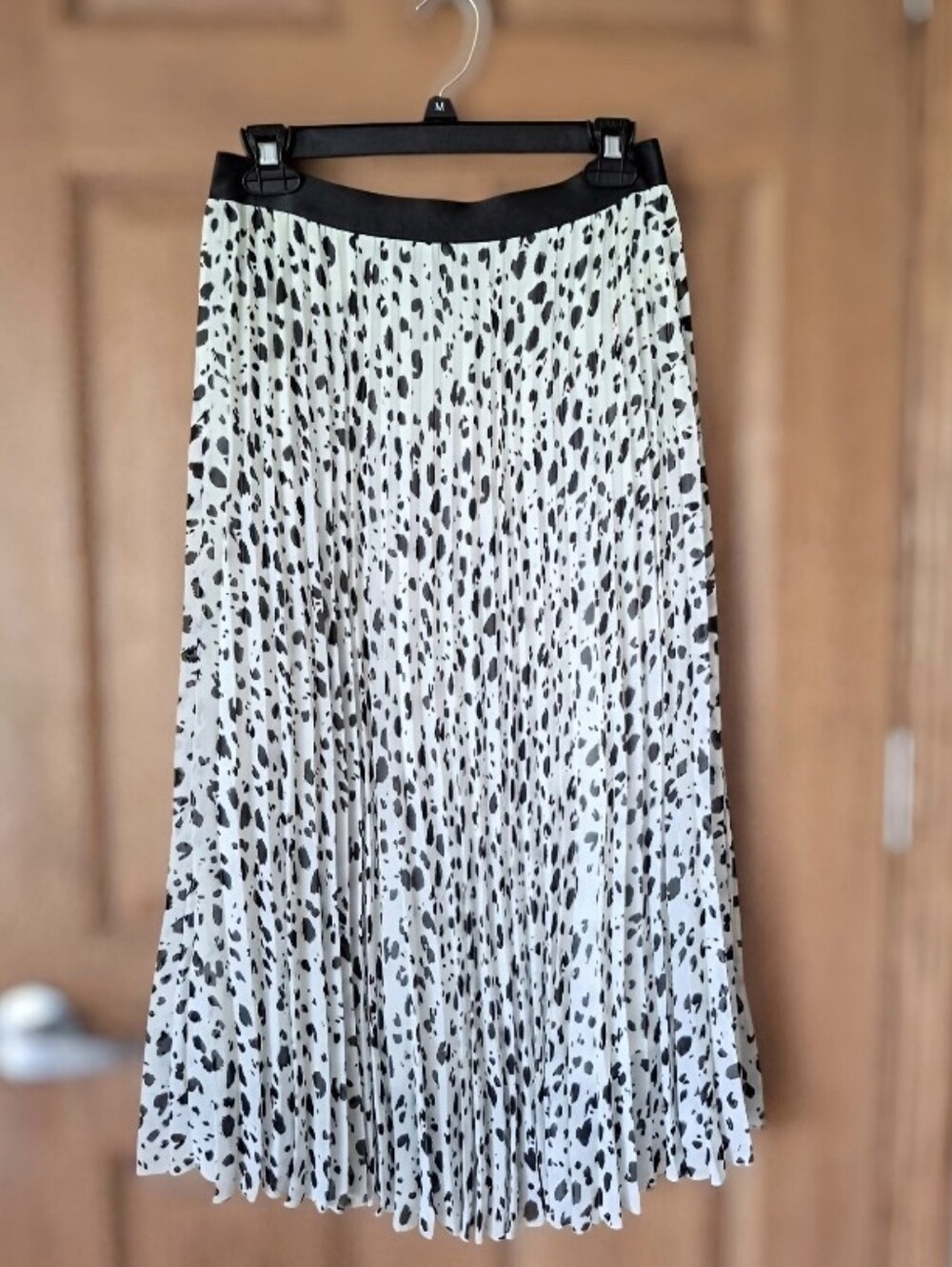 ❌️MARKDOWN!!! WD●NY White W/ Black Abstract Spots PLeated MIDI Skirt